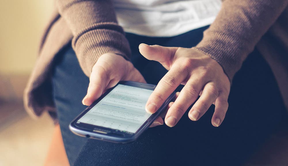 スマートフォンでのブラウジング時の目線と指の動き