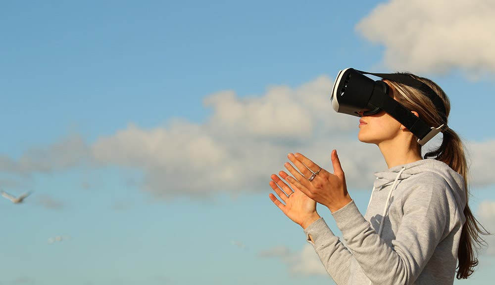 VR・AR・MRが“リアル”を変える！？ バーチャル技術のマーケティング活用例 5選